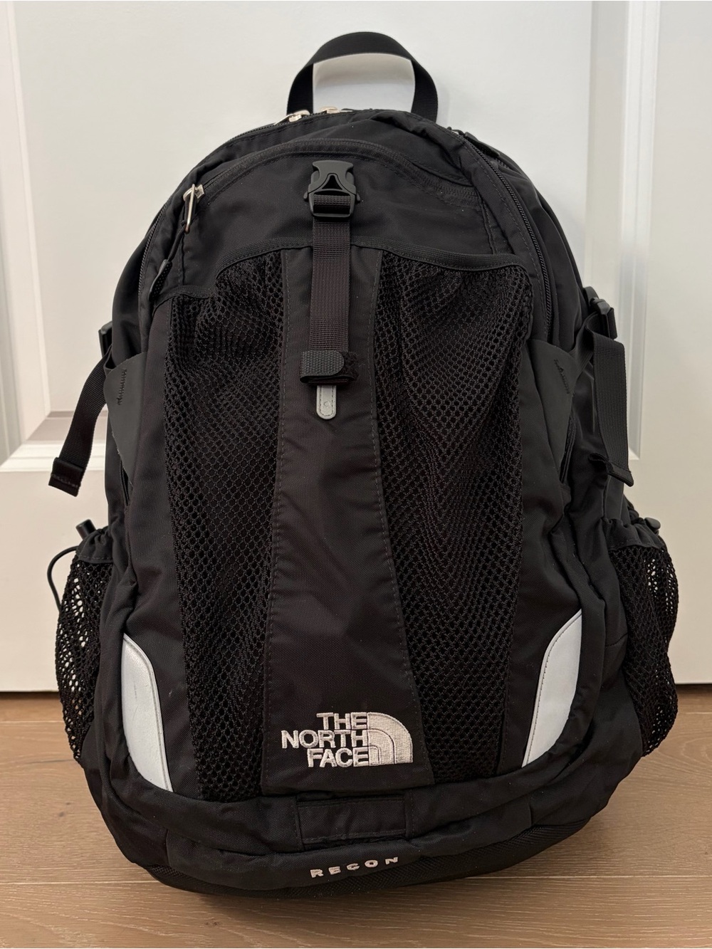 COPY - North Face Recon backpack * excellent condition